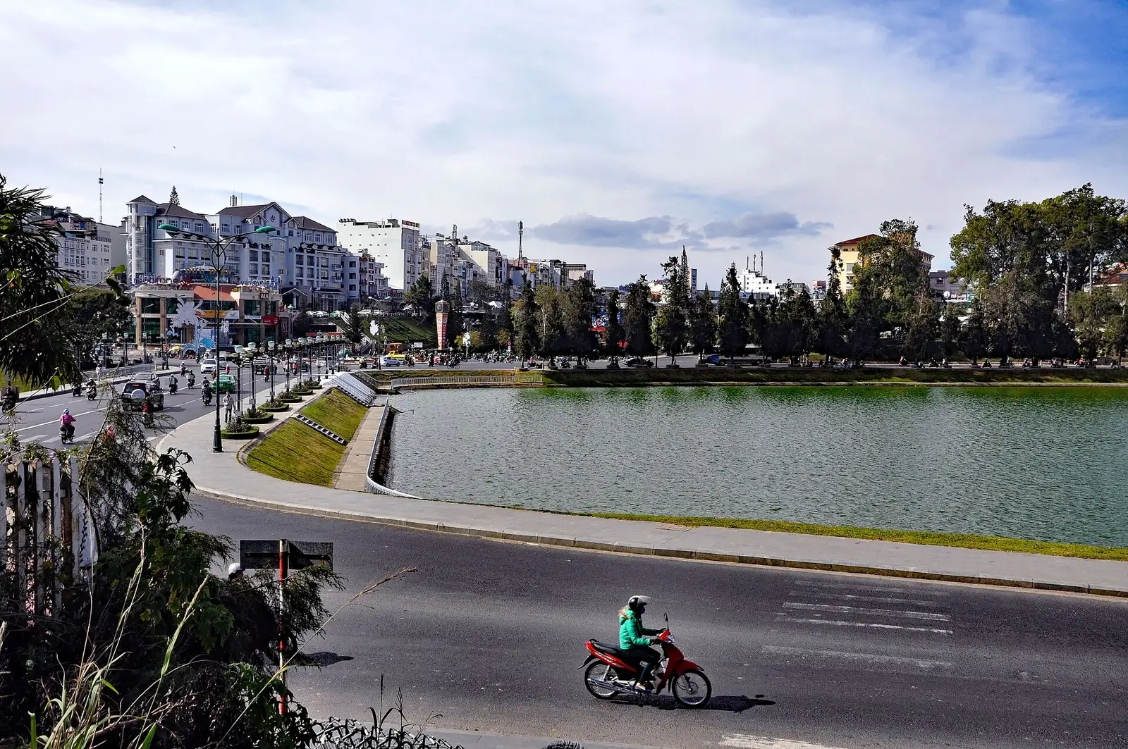 "Combining Tourism and Gastronomy"…Modetour Run Trip Covers Full Entry Fee for November Dalat Marathon